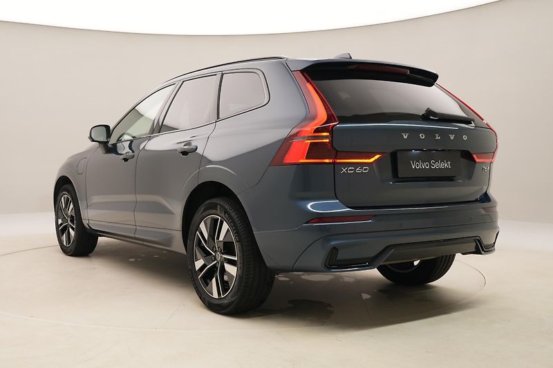 Volvo XC60 T6 AWD DARK PLUS AUT CZ - fotka 11 z 59
