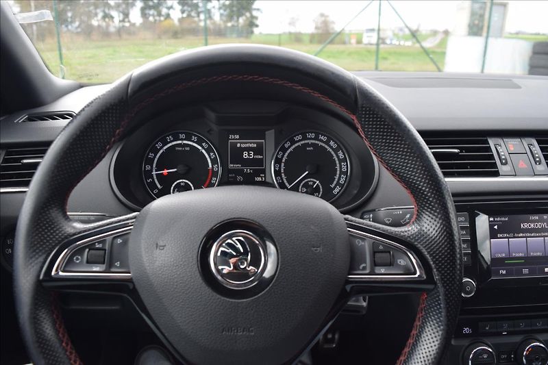 Škoda Octavia 2,0 TDI 135KW RS PO ROZVODECH - fotka 40 z 50