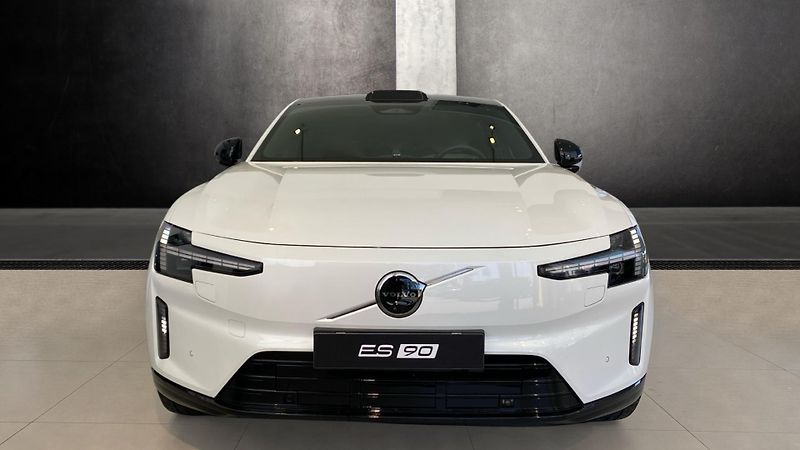 Volvo Ostatní (2025) ULTRA, Single Motor Extended R - fotka 2 z 15