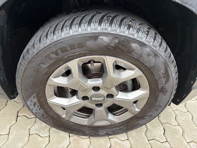 Jeep Avenger 1.2T 100k Longitude 6MT - fotka 9 z 9