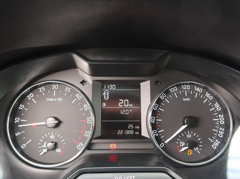 Škoda Octavia 1,6 TDi,85kW,NovéČR,klima - fotka 11 z 21