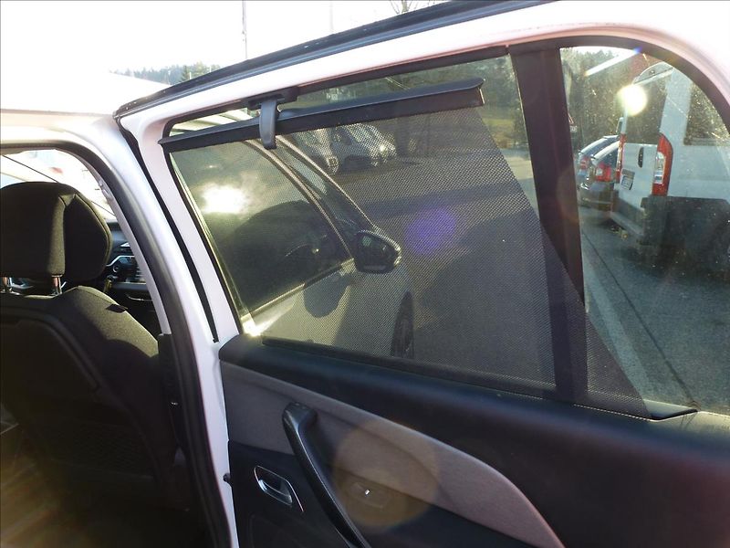 Citroën Grand C4 Picasso 2,0 HDI 7míst 150HP AUT Polar - fotka 26 z 57