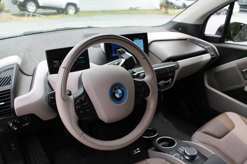 BMW i3 (2017) s 135kW Harman Kardon - fotka 8 z 36