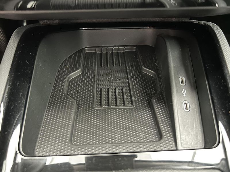 Škoda Kamiq 1.5 TS Top selection - fotka 18 z 27