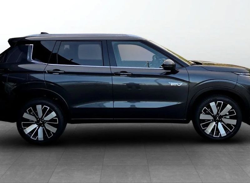 Mitsubishi Outlander (2025) 2.4 PHEV Instyle+ | 8 let záru - fotka 3 z 15