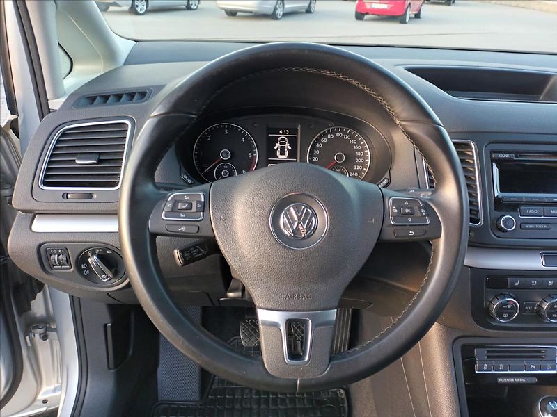Volkswagen Sharan 2,0 TDI,7MÍST,SERVISKA,VÝHŘEV - fotka 12 z 46