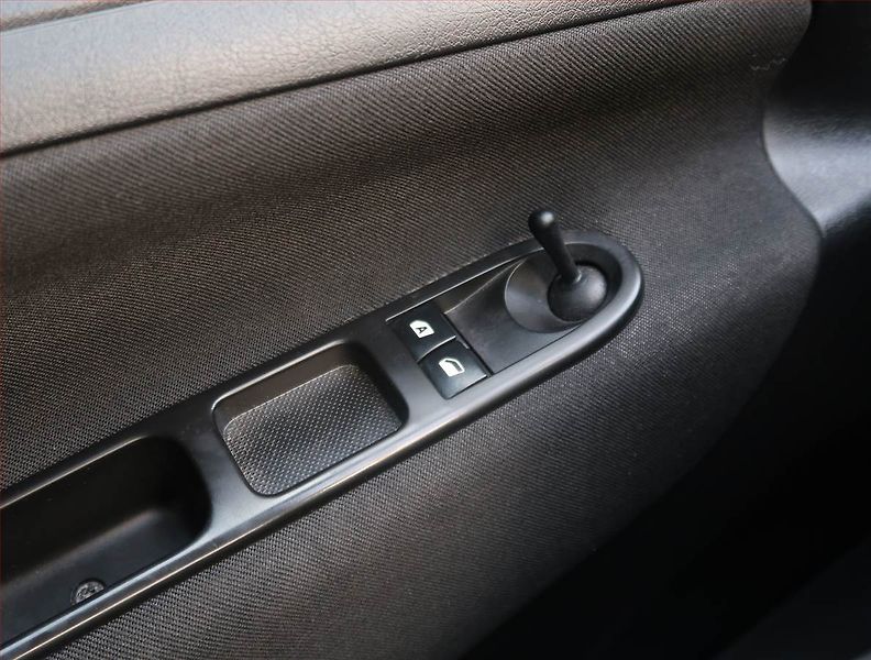 Peugeot 207 (2011) 1.4, po STK, levný provoz - fotka 15 z 15