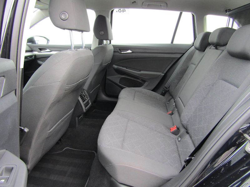 Volkswagen Golf Wa 2.0 Life DT085 Variant Life - fotka 23 z 30