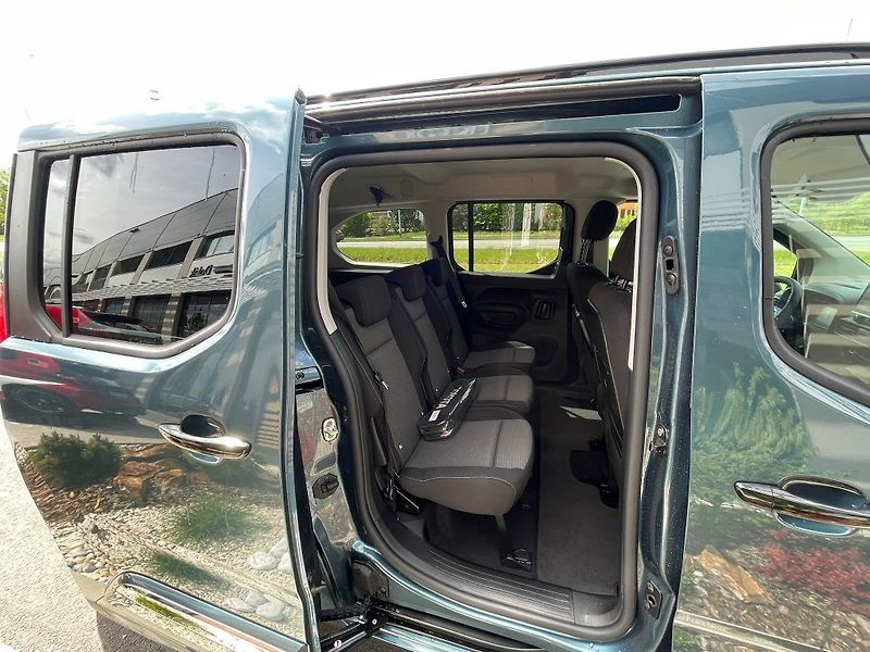 Toyota ProAce City Verso 1.5 D-4D A/T VIP 7S - fotka 27 z 29