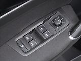 Volkswagen Touran 1,6 TDI DSG Panorama LED 1.Maj - náhled 15