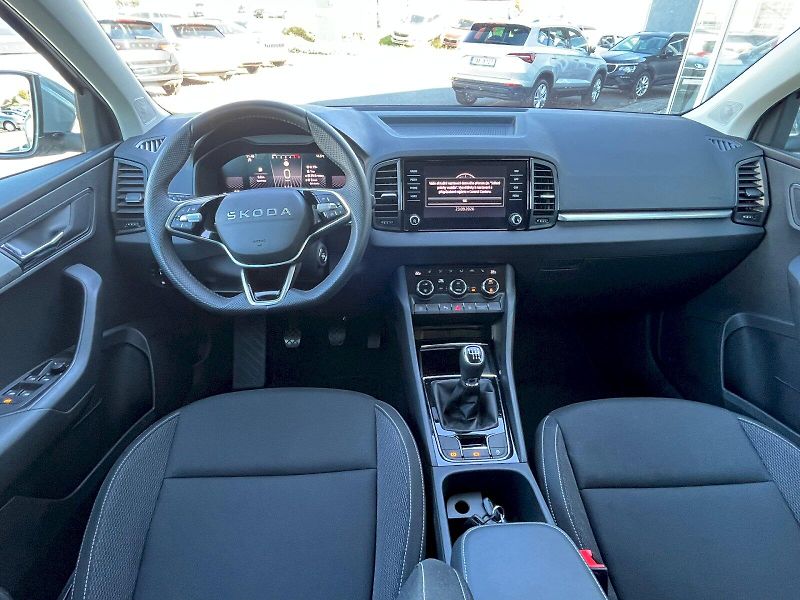 Škoda Karoq (2025) Drive 1,5TSI 110kW 6-ti. st. m - fotka 5 z 35