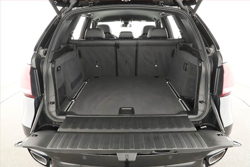 BMW X5 (2017) xDrive30d - fotka 11 z 22