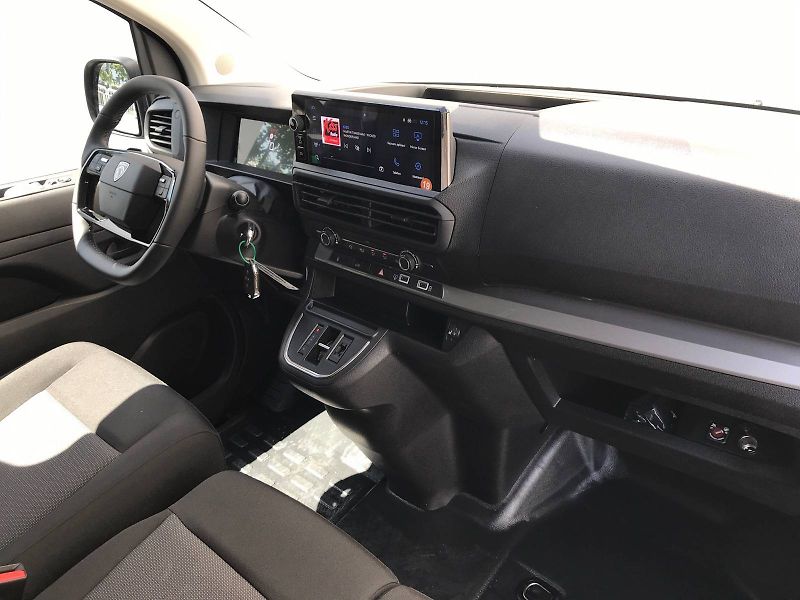 Peugeot Expert (2026) L2 2,2 BlueHDi  EAT8 - fotka 7 z 10