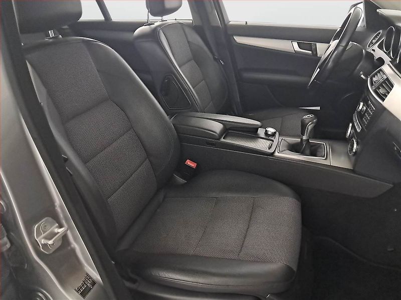 Mercedes-Benz Třídy C (2012) C 220 CDI, Navi, Tempomat - fotka 9 z 18