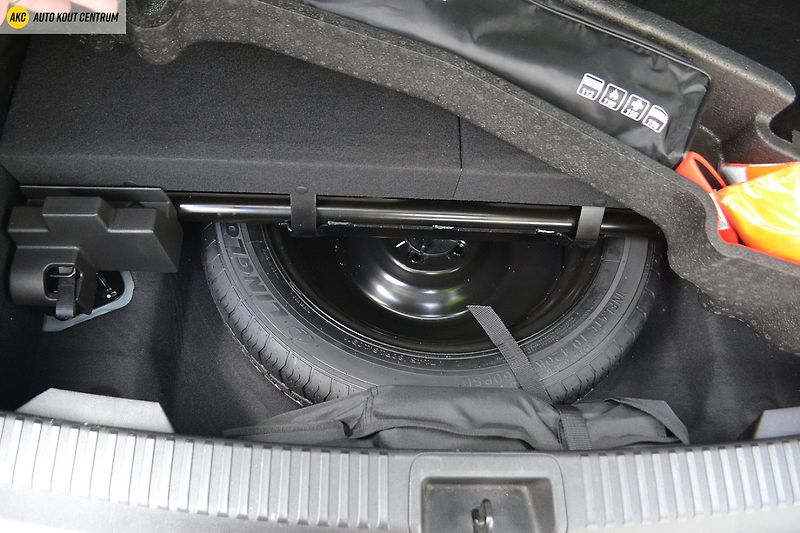 Renault Espace ICONIC E-TECH FULL HYBRID 200k - fotka 31 z 79