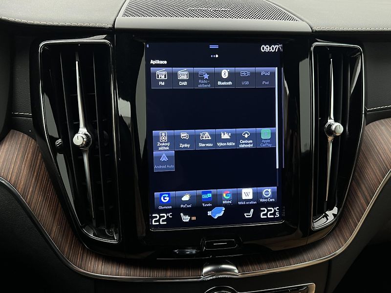 Volvo XC60 B4 AWD INSCRIPTION AUT 1.maj. - fotka 32 z 39
