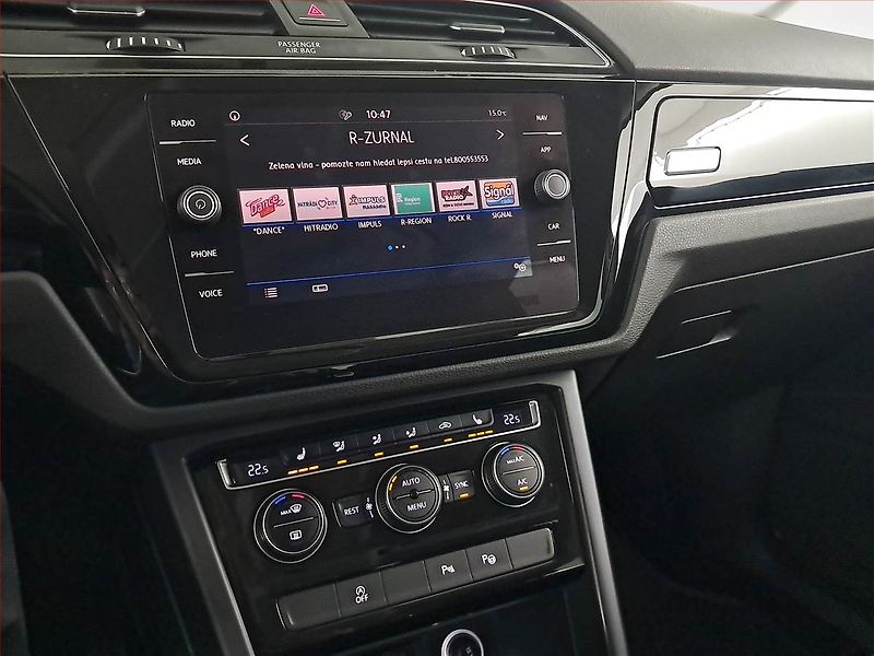 Volkswagen Touran (2019) Highline 2.0 TDI, Automat - fotka 12 z 16