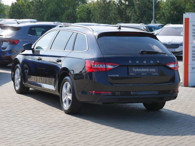 Škoda Superb - fotka 7 z 24