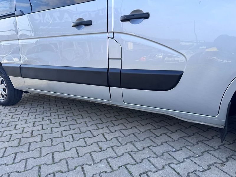 Nissan NV400 (2016) 9 MÍST 2,3D 107 KW TAŽNÉ L2H2 - fotka 17 z 45