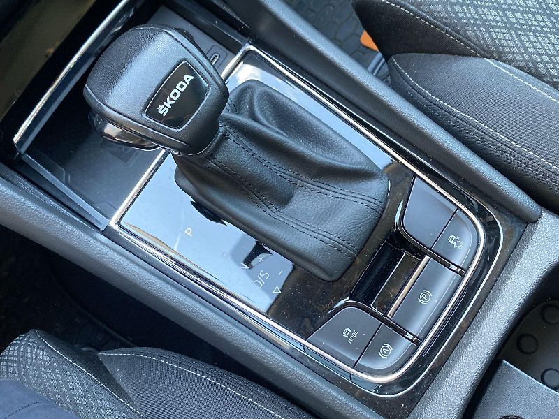 Škoda Karoq (2022) 1.5 TSI DSG Style + - fotka 18 z 31