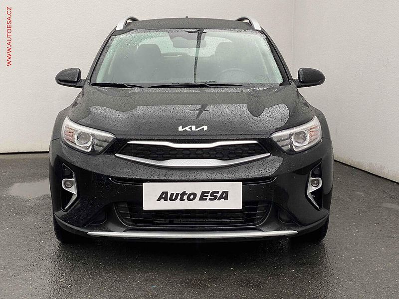 Kia Stonic (2024) 1.2i, 1.maj,ČR, AC, kamera - fotka 2 z 20