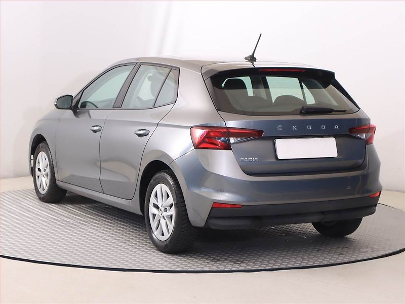 Škoda Fabia (2024) 1.0 TSI, Automat, Tempomat - fotka 4 z 23