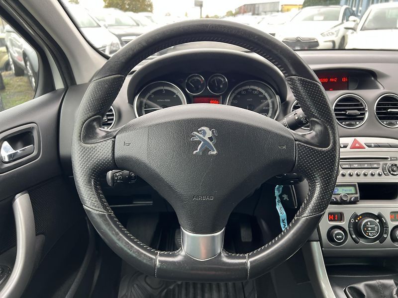 Peugeot 308 1.6HDi KOUPENO V ČR odp.DPH - fotka 14 z 37