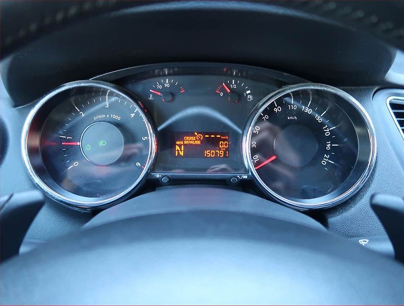 Peugeot 5008 (2014) Active Pack 1.6 HDi, Automat - fotka 11 z 16