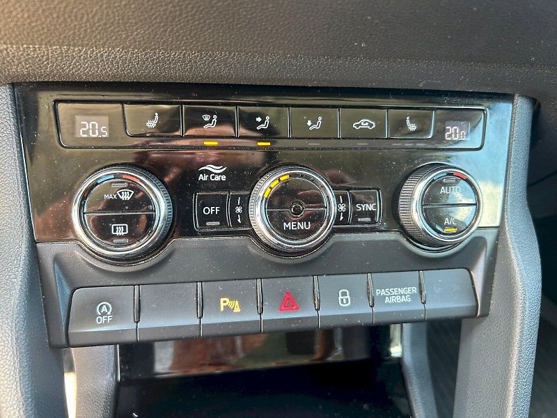 Škoda Karoq (2018) AMBITION TSI 1.5/110KW 6MP - fotka 25 z 28