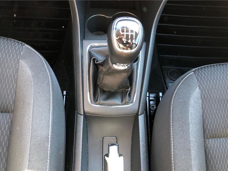 Škoda Rapid 1.2 TSi AMBITION - fotka 21 z 28