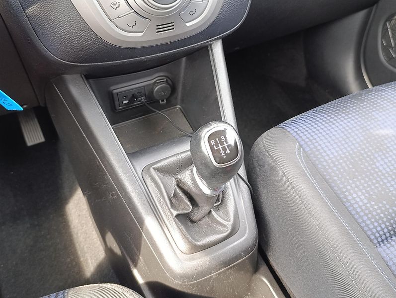 Hyundai ix20 1.4CVVT 66kW ČR 1.MAJITEL DPH - fotka 24 z 30