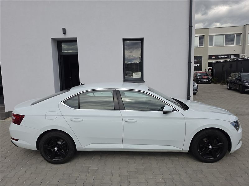 Škoda Superb III 1,4TSi 110KW DSG Style - fotka 4 z 53
