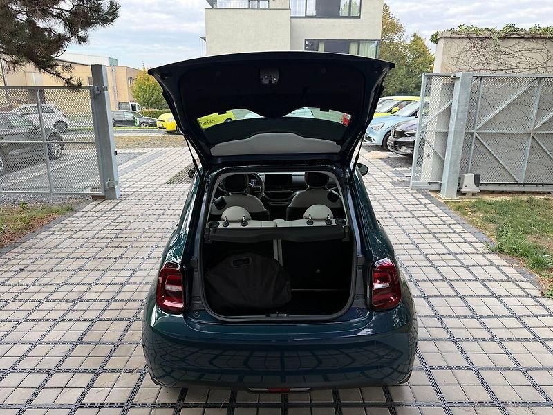 Fiat 500 LaPrima 42kWh JBL - fotka 30 z 34