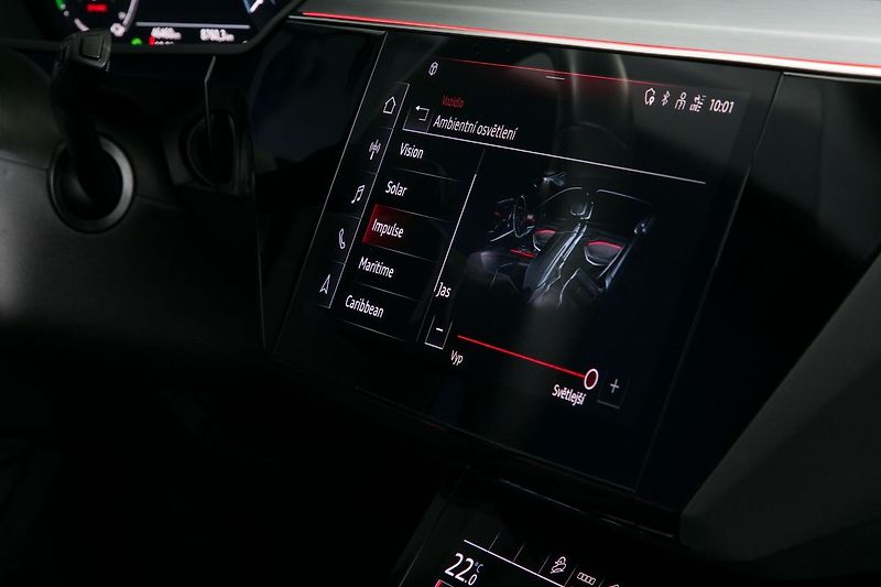 Audi e-tron 55 300kW Tažné HUD NightVision - fotka 40 z 50