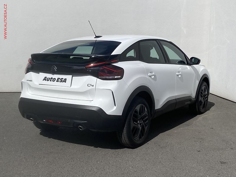 Citroën C4 (2023) 1.2 PT, 1.maj,ČR, Feel, navi - fotka 4 z 16