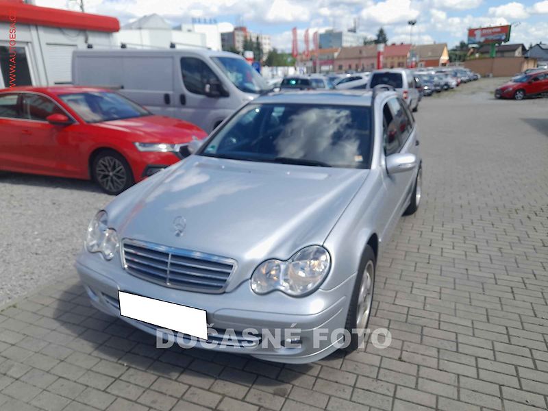 Mercedes-Benz Třídy C (2007) 1.8i, Panorama, AC - fotka 1 z 3