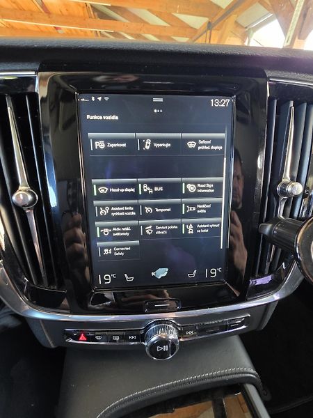 Volvo V90 (2017) D5 ADW 4x4  - fotka 10 z 11