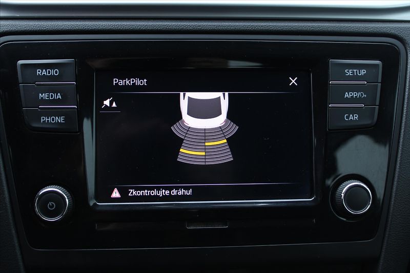 Škoda Rapid 1.0 TSI 81kW 1.MAJ ČR DPH - fotka 16 z 21
