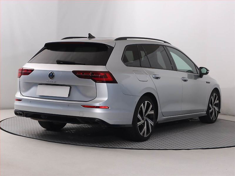 Volkswagen Golf (2021) R-Line 2.0 TDI, Automat, Kůže - fotka 5 z 25