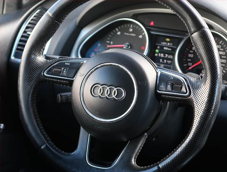 Audi Q7 (2014) S-Line 3.0 TDI, 4X4, Automat - fotka 26 z 27