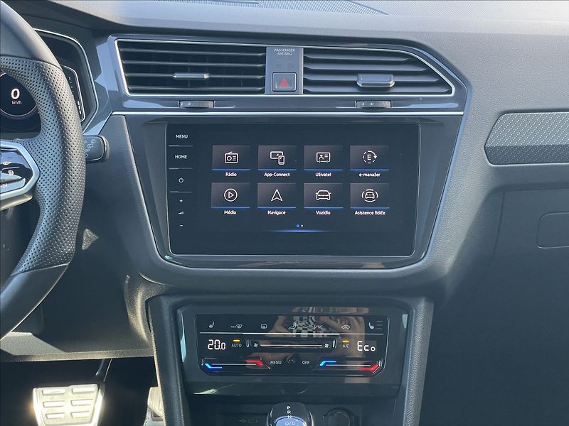 Volkswagen Tiguan 1,4 TSI PHEV DSG R-Line TAŽNÉ - fotka 11 z 25