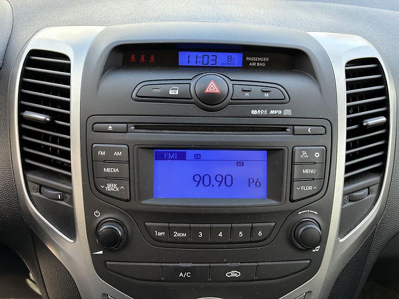 Hyundai ix20 1.6 i 92kW KLIMA TAŽNÉ ČR  - fotka 16 z 23
