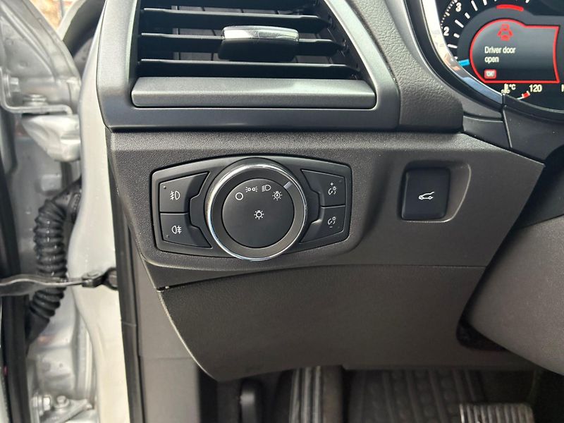 Ford Mondeo (2015) 2.0TDCi, 110KW, TITANIUM - fotka 20 z 28