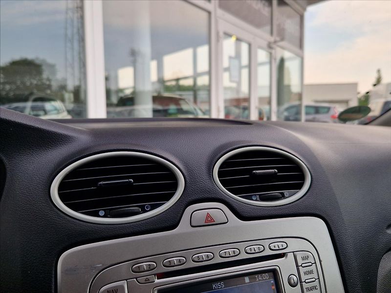 Ford Focus 1,6 TDCi NOVÉTURBO SERVI TAŽNÉ - fotka 26 z 29