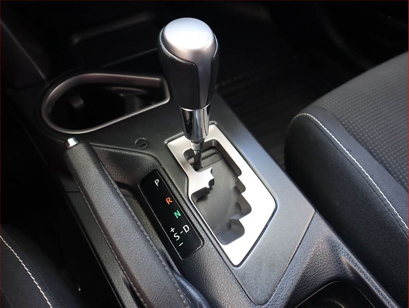 Toyota RAV4 (2016) 2.5 Hybrid, Automat, Navi - fotka 13 z 21