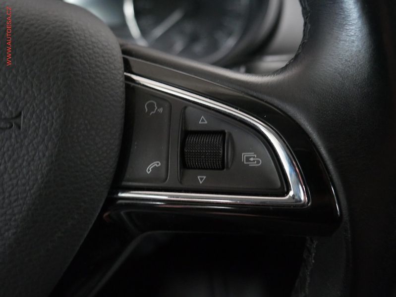 Škoda Octavia (2013) 1.6 TDi, ČR, Sport, bixen, - fotka 15 z 21