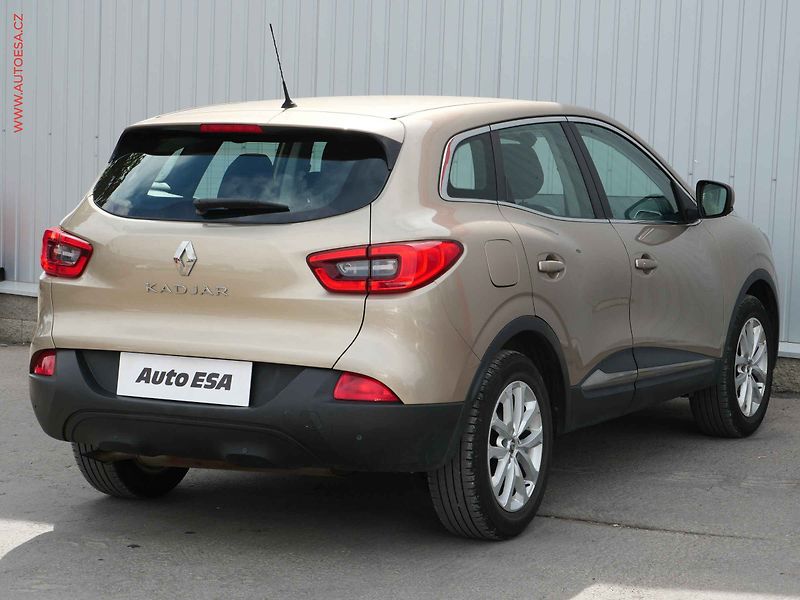 Renault Kadjar (2016) 1.2TCe, ČR, AC, tempo, park - fotka 4 z 18