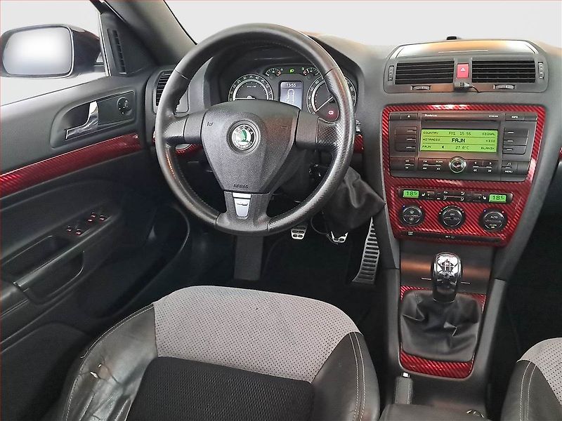 Škoda Octavia (2006) RS 2.0 TFSI, Tempomat - fotka 7 z 17