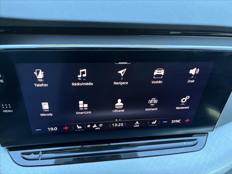 Škoda Octavia 2,0 TDI TAŽNÉ KEYLESS - fotka 18 z 31