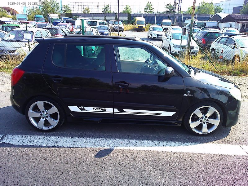 Škoda Fabia (2008) 1.9 TDi, 77 kW, kabriolet - fotka 6 z 34